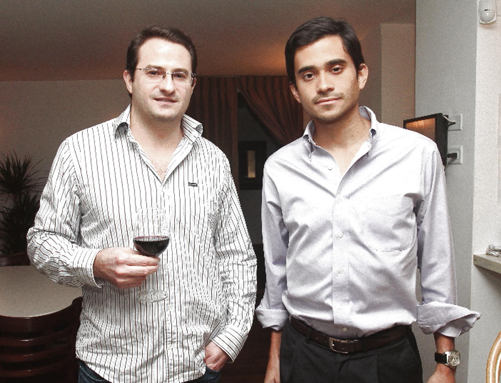Wesley Hoggard y Miguel Verzbolovskis.()