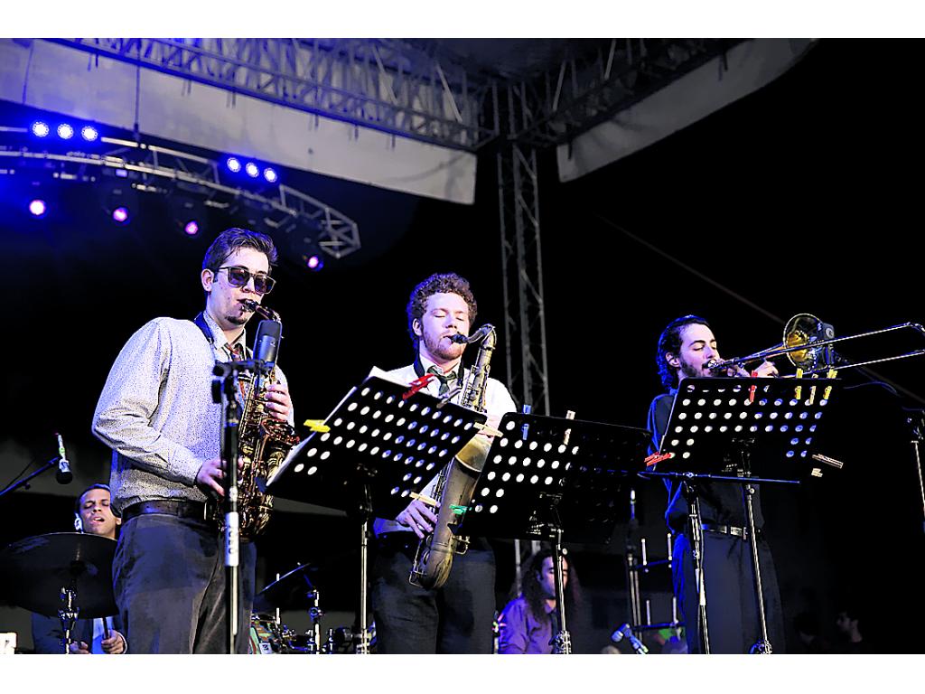Los chicos del Berklee College of Music. ¡Bárbaros!()