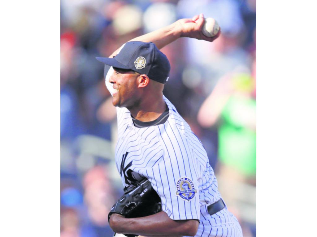 Rivera lanzó durante la octava entrada del duelo de ayer.(AP)