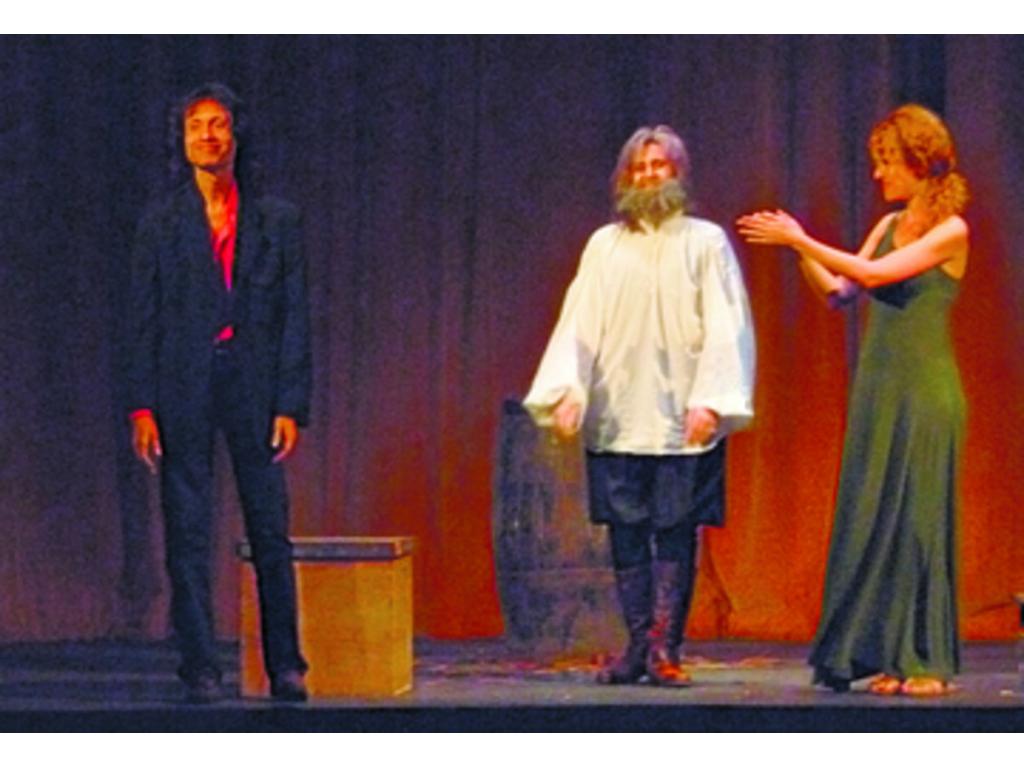Gabriel Pérez Matteo, Mónica Miguel y Vanessa Montfort.(Rosalina Orocú Mojica)