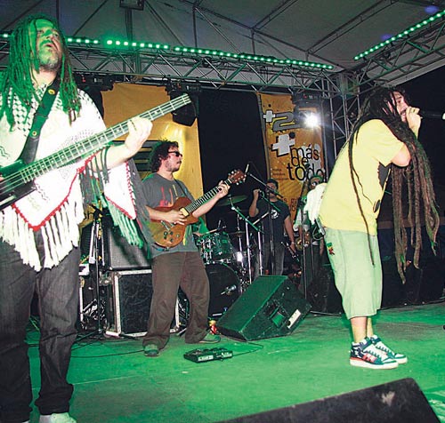 <p>Gondwana mantiene un imparable éxito internacional, con un promedio de 150 conciertos anuales en 20 países.</p>