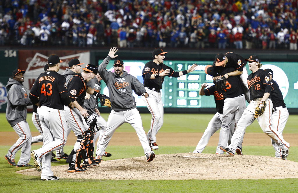 Jugadores los Orioles de Baltimore celebran después de vencer a los Vigilantes de Texas. Foto: EFE<br>
