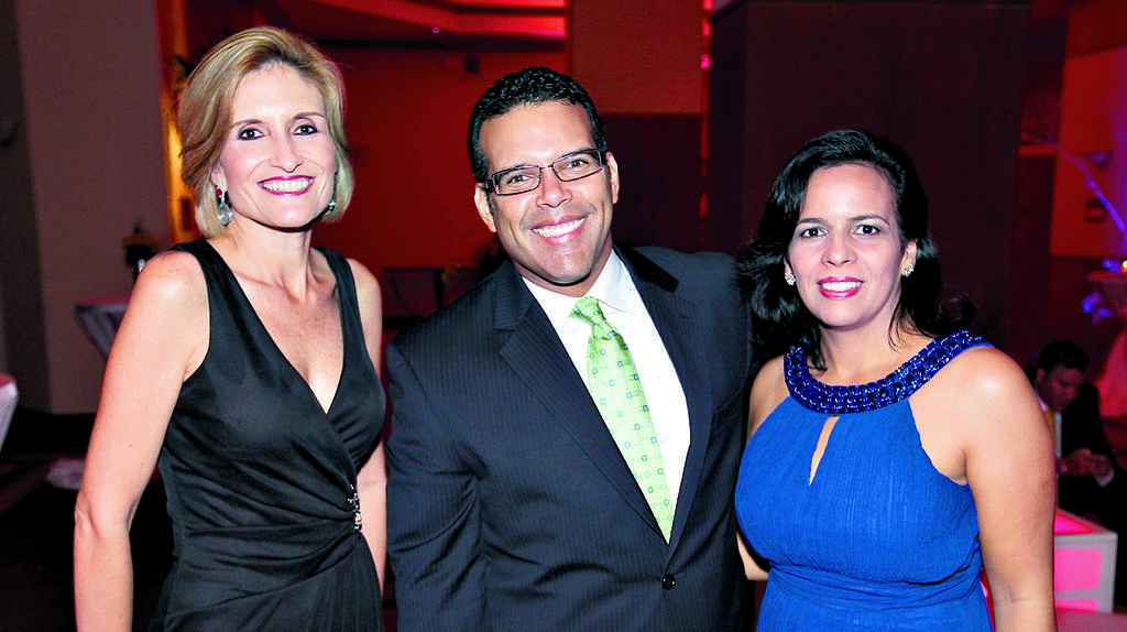 María Elena de Arosemena, Alberto Filos y Lourdes de Filos.()