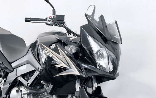 <p>Motor: Cuatro tiempos, DOHC, V-Twin</p>