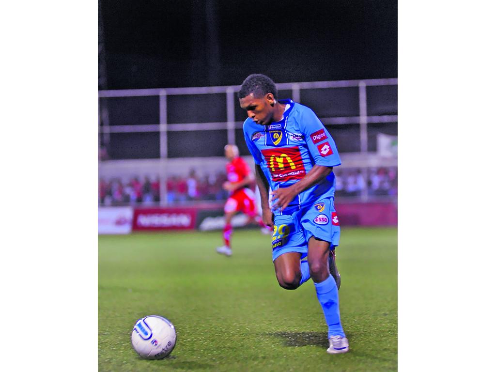 Veloz. Alberto Quintero, estrella del Chorrillo FC.(Archivo)