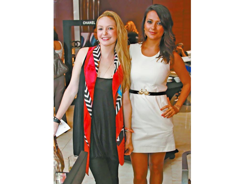 7. Maricarmen Plata y Doris Paredes.