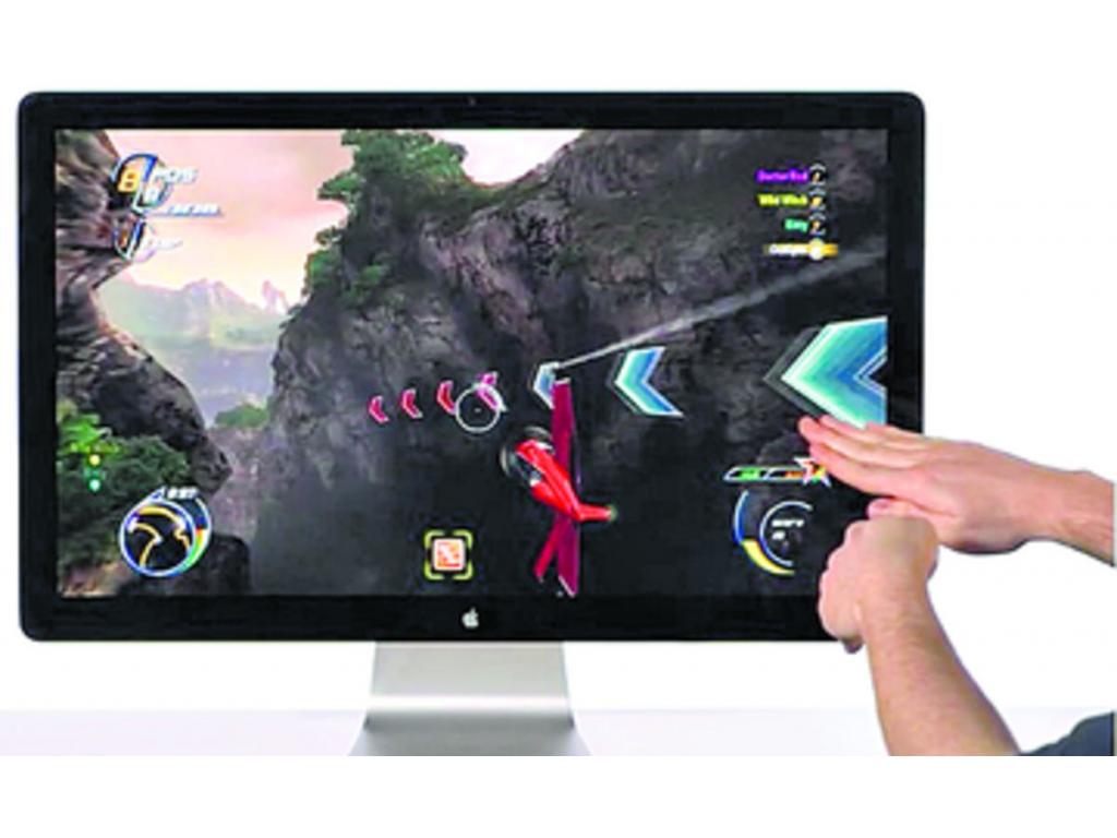 Regalos tecnológicos. Leap Motion De vez en cuando aparece un producto que ofrece algo totalmente nuevo. Ese es el caso de Leap Motion, un sensor compatible con Mac y PC que permite controlar el computador sin tocarlo, moviendo las manos frente a él.