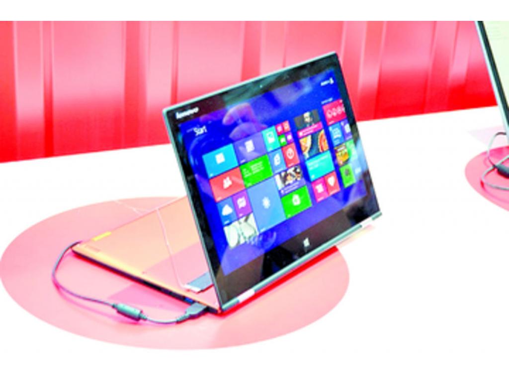 Según se reportó en el evento, la nueva convertible viene con un procesador Intel, que aumenta la potencia y mejora la duración de las baterías. Como vemos en el Lenovo Yoga Pro 2, la batería está pensada para durar hasta 6 horas.
