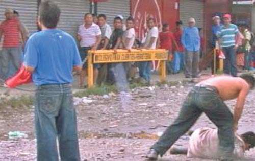 <p>Autoridades no hacen nada.</p>