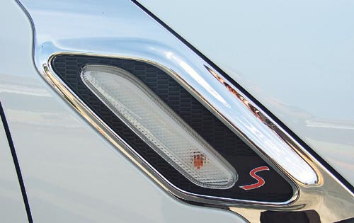 <p>Luces. Detalles que mantienen la identidad de la marca.</p>