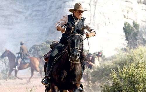 <p>Figura. Harrison Ford, un poco desaprovechado interpretando al coronel Dolarhy. </p>