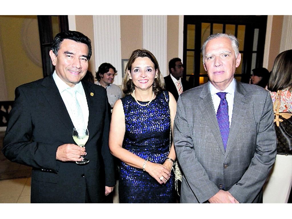 3. Alexander Montero, Karla Pinilla, Wanda Bailey y Ferran Arricivita.