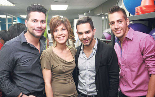 <p>Ariel Luzcando, Lizi Alba, en compañía de Ricardo Quintero y Carlos Garuz.</p>