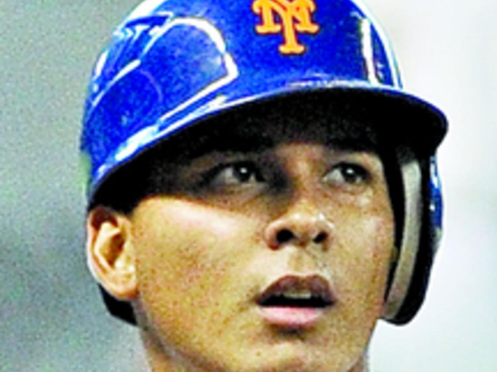 el penúltimo de los istmeños que ha subido a las mayores, se quedó con el equipo grande de los Mets en 2010, cuando al igual que en 2011 fue suplente.