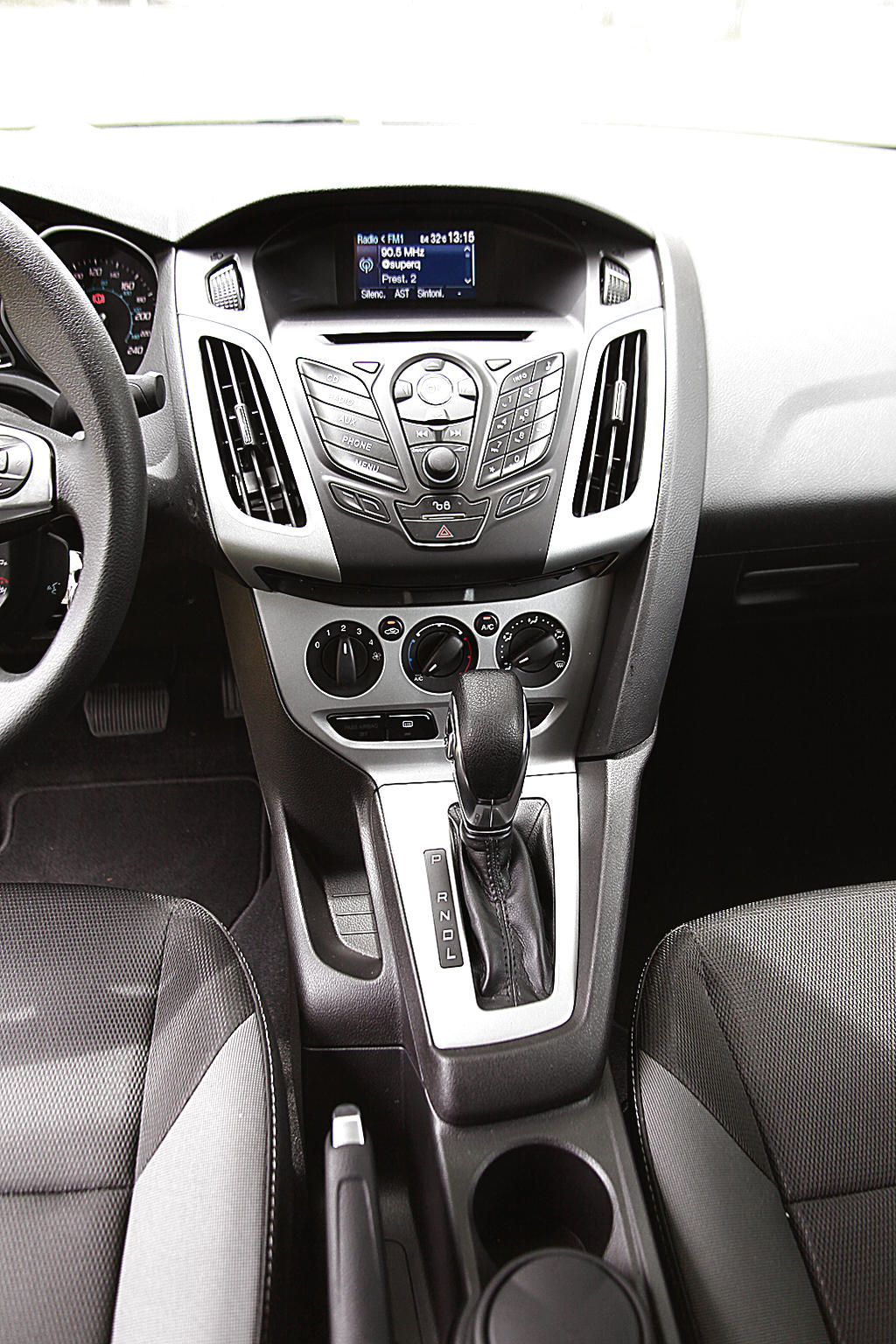 Motor: I-4 Ti-VCT 2.0L ()