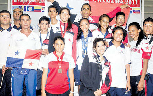 <p>Orgulloso. El equipo de taekwondo de Panamá.</p>