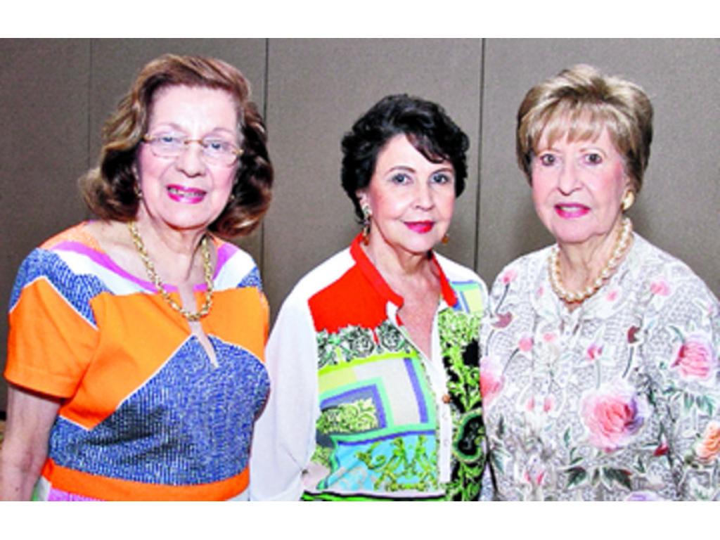 2. Olga Leignadier, Albalyra de Linares y Analida de Roux.