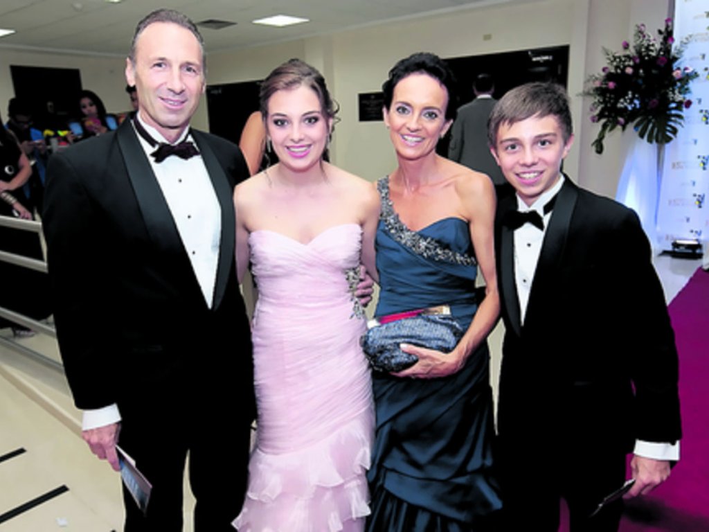 12. Sally Wilkinson, Eric de León y Meli Moreno.