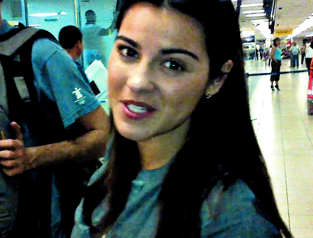 Llegada. Maite Perroni en el Aeropuerto de Tocumen.(Jenny Acosta.)