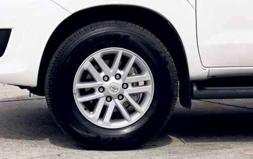 <p>Cambio. Lleva rines de 17" con radios más separados. </p>