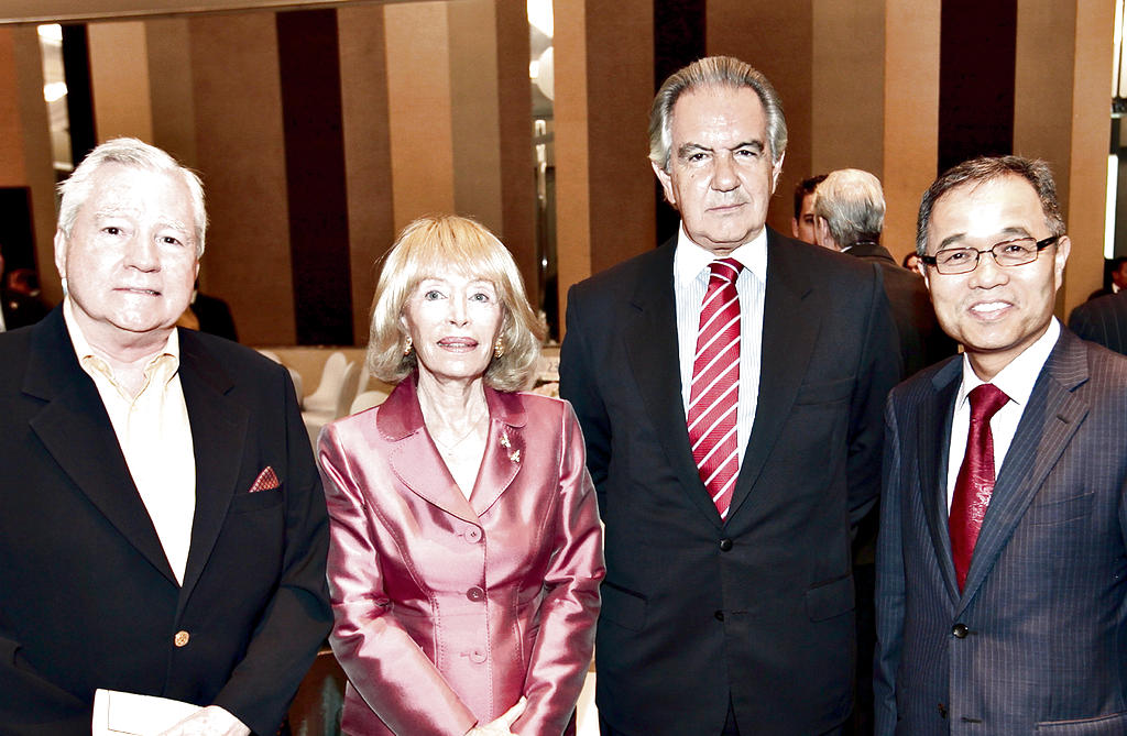 David Richardson Amador, Stella García Granados, Alberto Labbé y Doo Jungsoo.()
