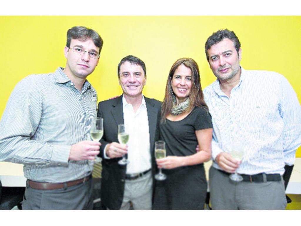 4. Gilherme Santana, Paulo Marchioni, Liliana Castro y Gabriel Castelanos.