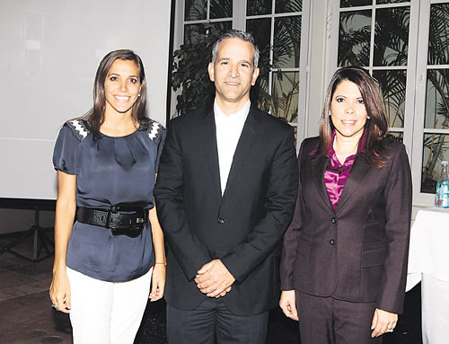 <p>Ejecutivos. La noticia fue dada por Ana María Vallarino, Fernando Duque y Martha Villalobos.</p>