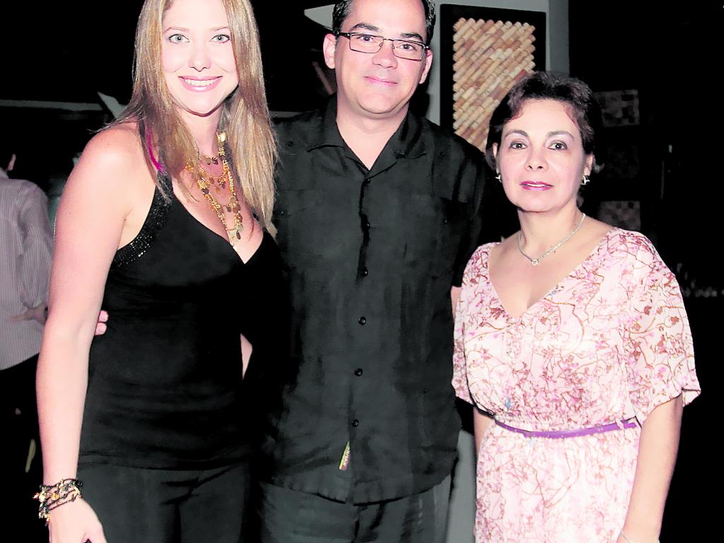 Katy Siino, Leopoldo Pérez, Rosalba Puentes.()