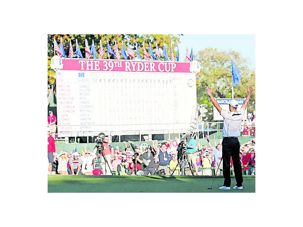 Decisivo. Martin Kaymer embocó un putt en el hoyo 18. (ap)