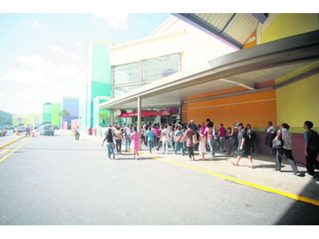 Albrook Mall promociona Black Friday en su página web, con descuentos del 50 al 70 % en mercancía seleccionada, en más de 100 tiendas, donde se podrá comprar desde las 10:00 a.m. hasta las 10:00 p.m.