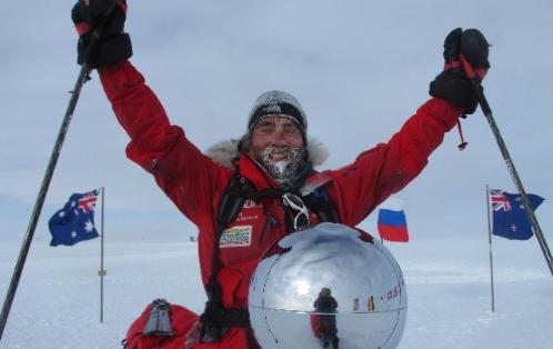 Johan Erns Nilson celebra su llegada al punto que Roald Amundsen alcanzara por primera vez en la historia, exactamente 100 años atrás. Foto: Cortesía Johan Ernst Nilson.<br>