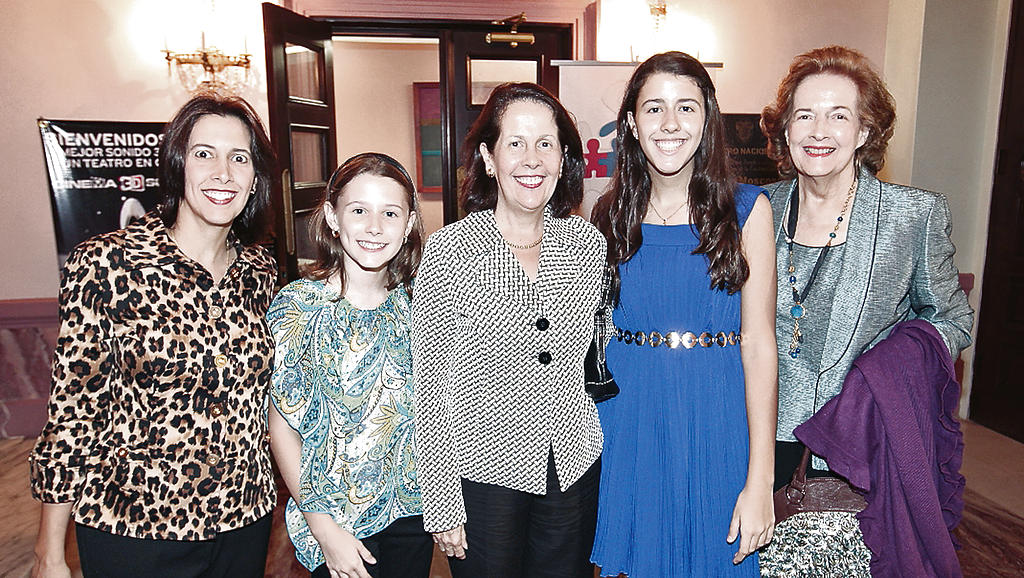 Gladys de Gerbaud, María Gerbaud, Gladys de Navarro, Gladys Gerbaud y María Navarro.()