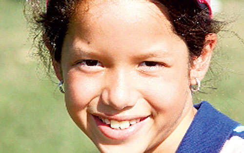 <p>Nicole Stuart. En la clínica he aprendido a cómo agarrar el grip, cómo pegar y mantener la vista a la bola.</p>