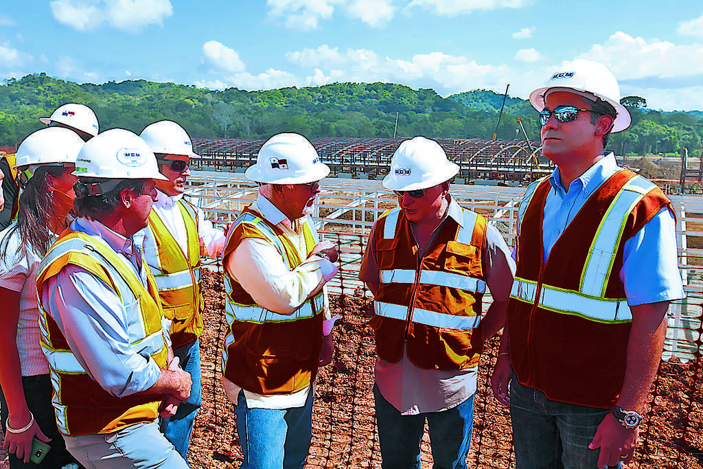 Inspección. Martinelli recorre Cadena de Frío.(Noriel Gutiérrez)