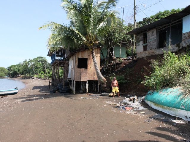 La zona marítima terrestre contempla los 50 metros públicos inalienables desde la línea de
marea baja y los 150 metros siguientes de carácter restringido. Foto/Tomada del diario La Nación de Costa Rica<br>