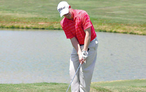 <p>Movimiento. Brian Anderson realiza su tiro.</p>