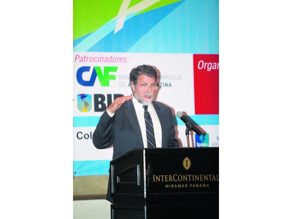 Hasan Tuluy del Banco Mundial inauguró el evento. (Alejandro Mendez)