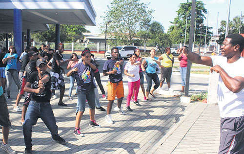 <p>En movimiento. Los calentamientos son importantes.</p>