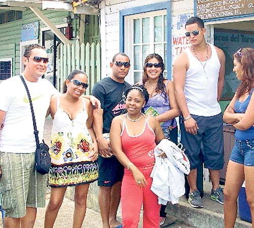 <p>Turistas. Pagan para que los lleven a la Hacienda Cortez.</p>