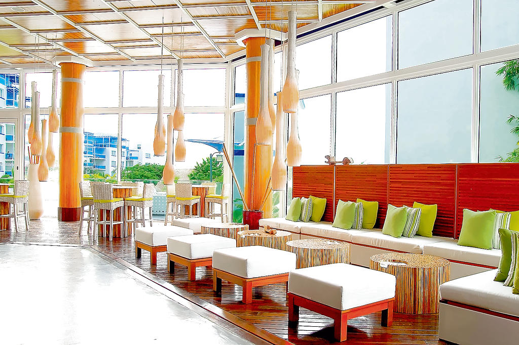 Lobby. Un sushi bar es colocado durante la cena.()