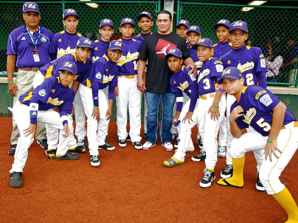 "Calicho" Ruiz y los representantes panameños. Enviado Especial<br>