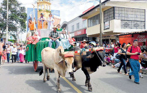 <p>David. Desfiles de carretas en la cabecera chiricana.</p>