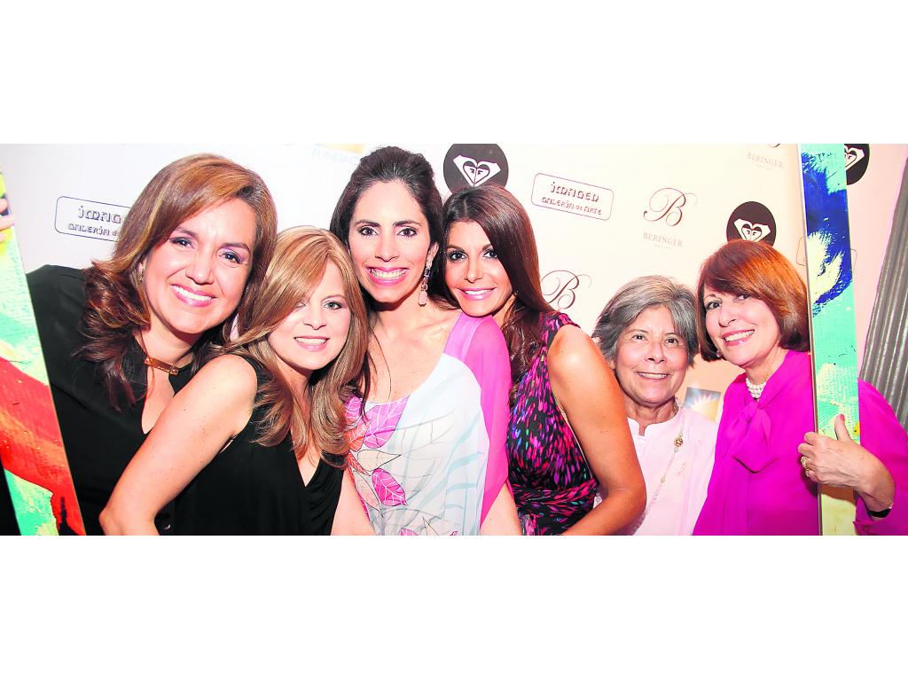 Olga Carrasco de Tejada, Irma de Fábrega, Marisa Arias, Gretel Morgan, Mercedes de Claus y Stella Vallarino.()