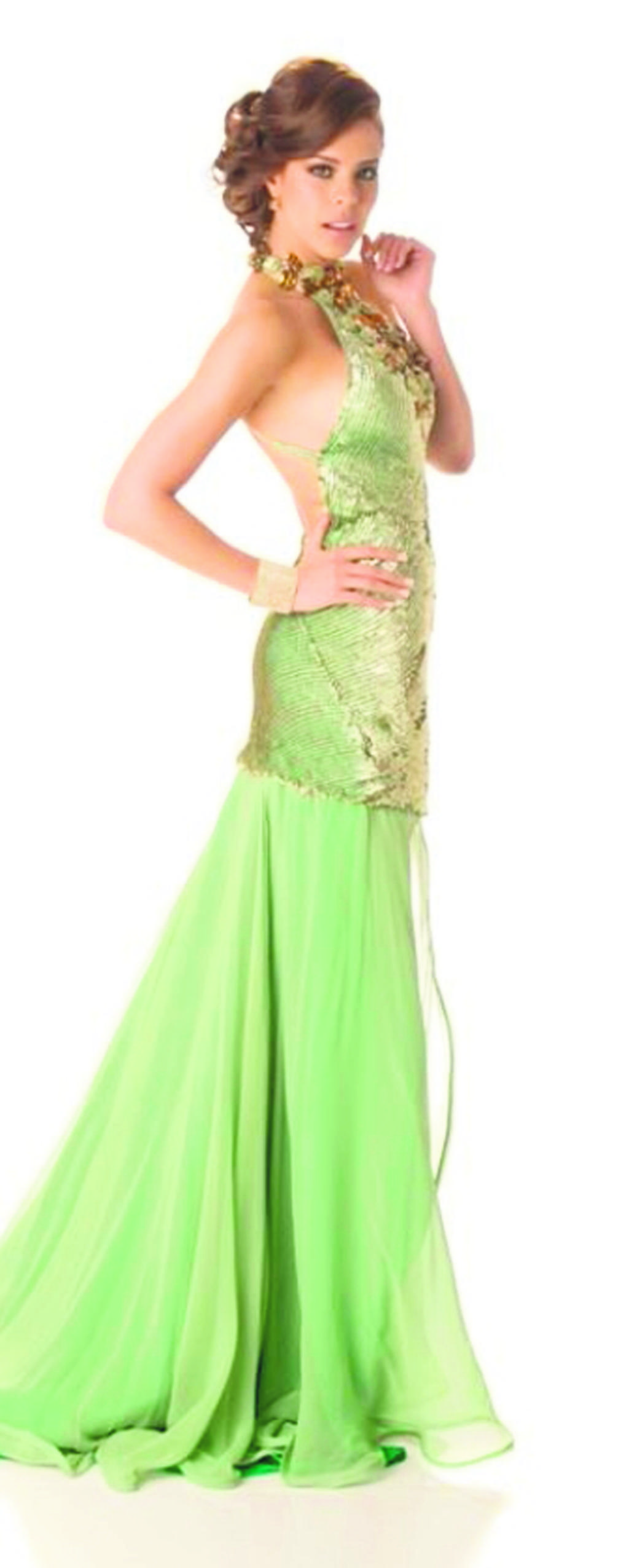 En un espectacular traje.(cortesía)
