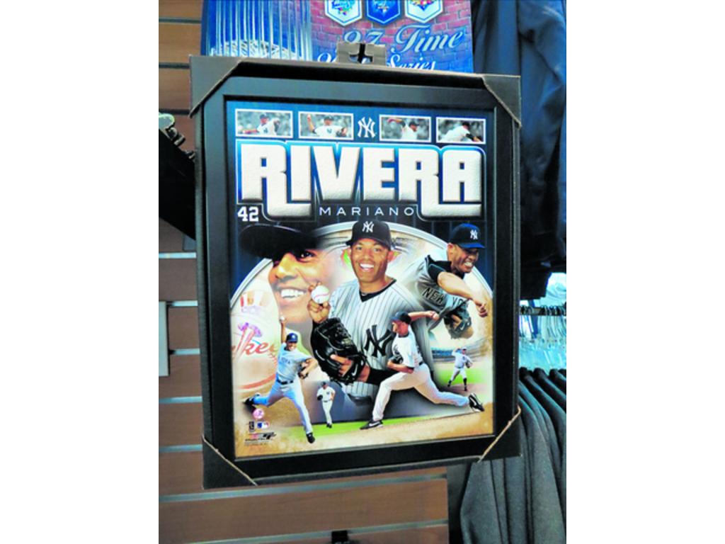 5. Camisetas con el nombre y número de Mo, de las más solicitadas por la gente.