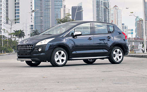 <p>Dimensiones. El 3008 es un auto que no aparenta sus dimensiones, mide 4365mm de largo, 1837mm de ancho y 1639mm de alto y tiene un peso total de 1464 kilos.</p>
