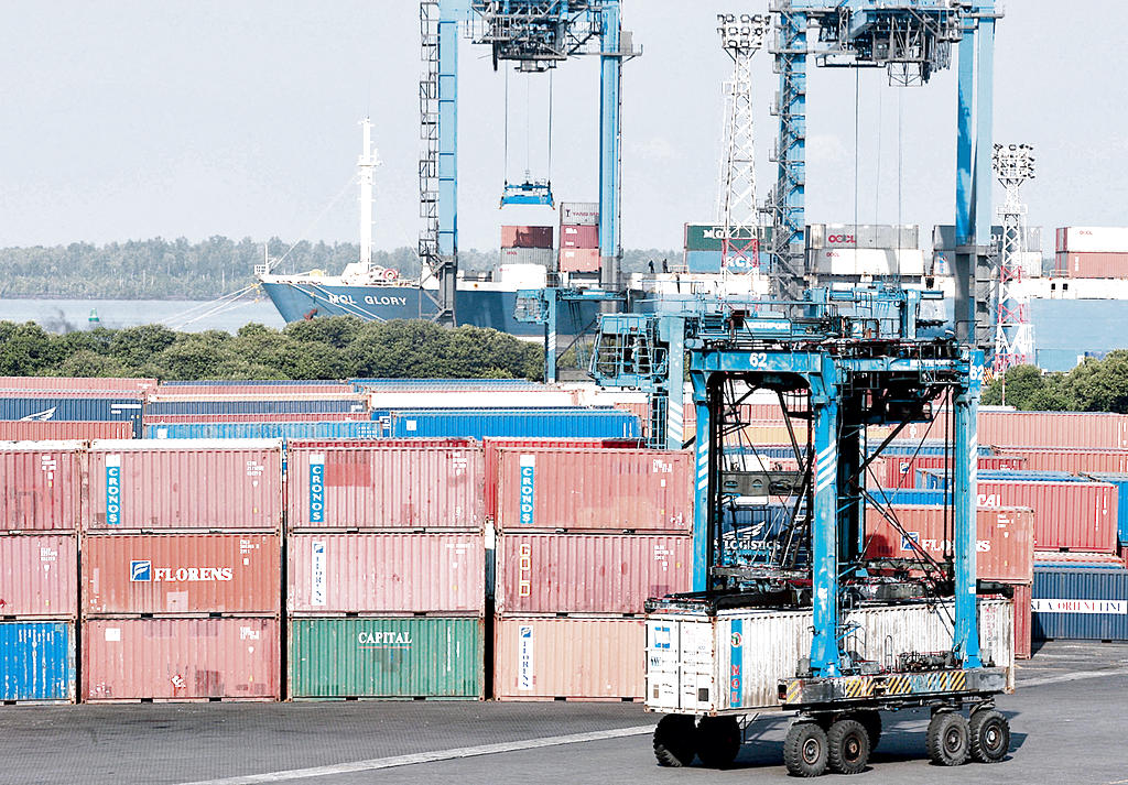 Transporte. Las navieras optan por utilizar la vía interoceánica porque representa una ruta de menor tiempo para llegar al destino.(ARCHIVO)