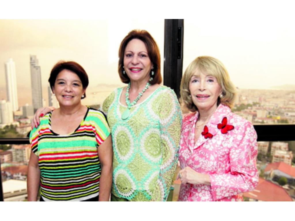 3. Marielos de Saenz, Dolores de Lister y Stella García Granados.