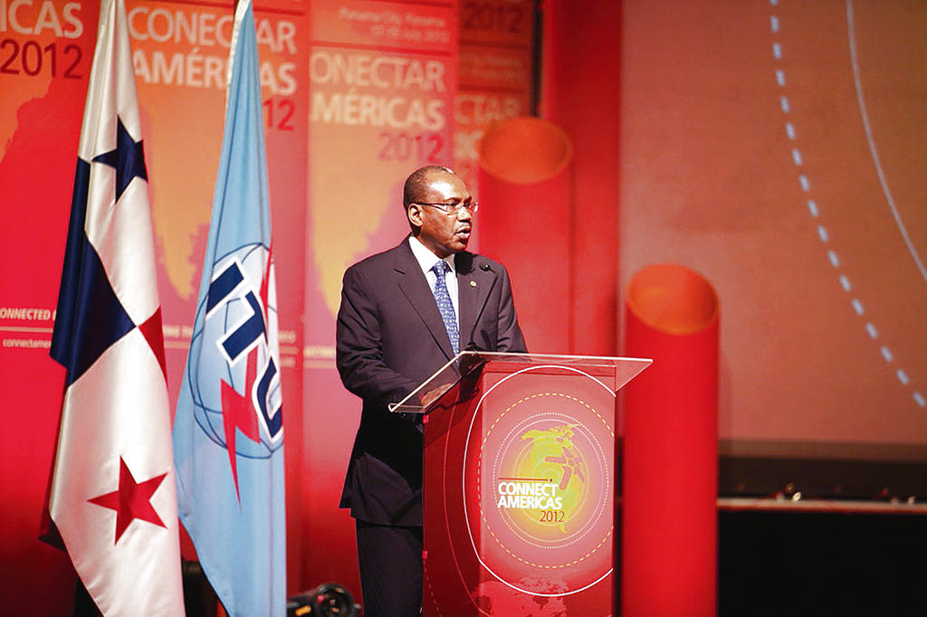 Precio. Touré dijo que buscan reducir costo del internet. (VÍCTOR AROSEMENA)