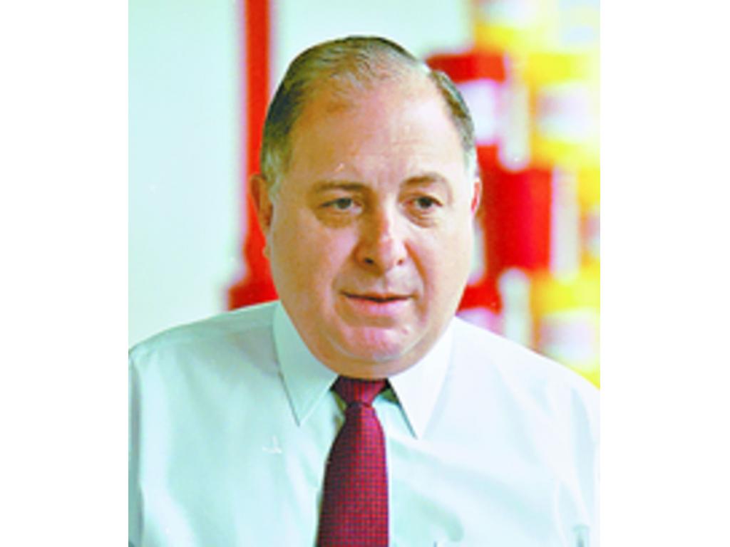 Ha sido presidente del Consejo Nacional de la Empresa Privada, (CoNEP), Consejo del Sector Privado para la Asistencia Educacional (CoSPAE), la Cámara Panameña de Comercio, Industria y Agricultura. Guillermo Fernández
